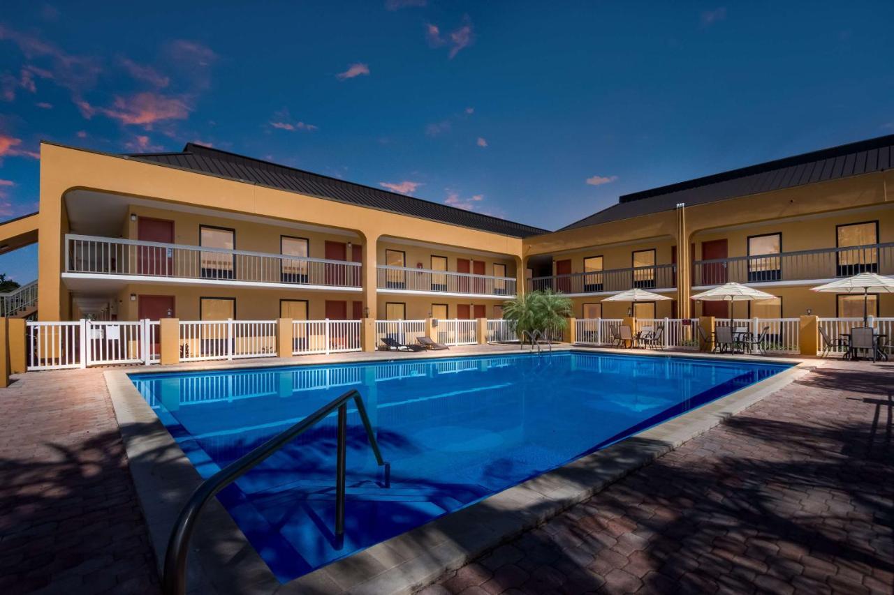 Surestay Hotel By Best Western St Pete Clearwater Airport Экстерьер фото